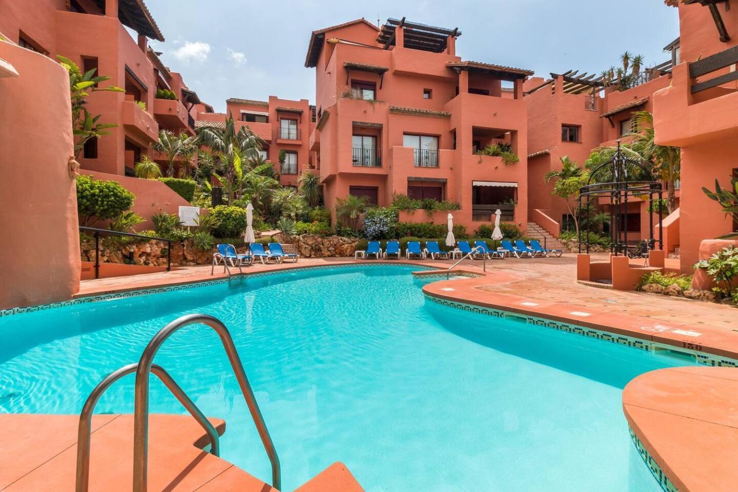 Beachfront, 3pools, King Bed, Free Gymparking Apartamento