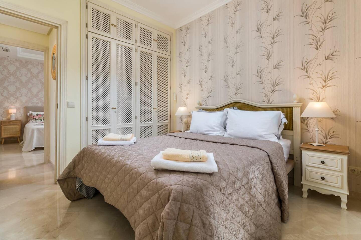 Apartamento Beachfront, 3pools, King Bed, Free Gymparking *